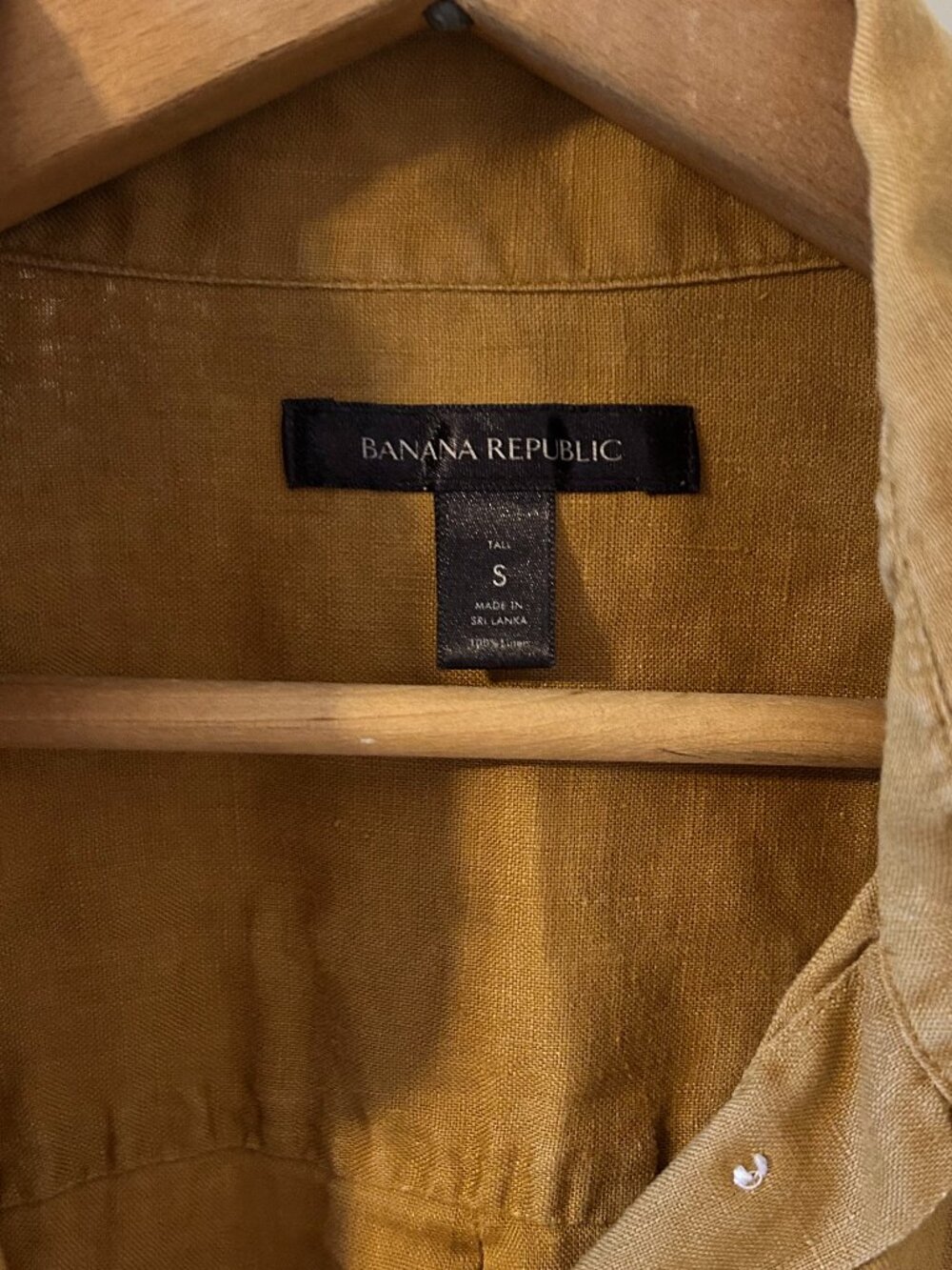 Banana Republic Oversized Linen Button Down, size Small, Honey Tumeric